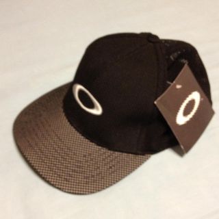 オークリー(Oakley)のOakley 新品CAP(キャップ)