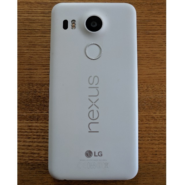 LG Electronics(エルジーエレクトロニクス)の【ユイマール様専用】NEXUS 5X 32GB docomo 白 クォーツ スマホ/家電/カメラのスマートフォン/携帯電話(スマートフォン本体)の商品写真
