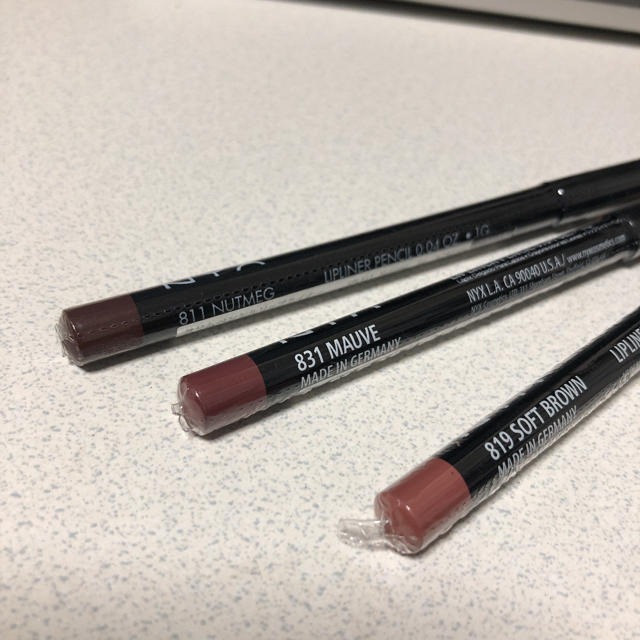 NYX スリムペンシルリップライナー 全８色 コスメ/美容のベースメイク/化粧品(リップライナー)の商品写真