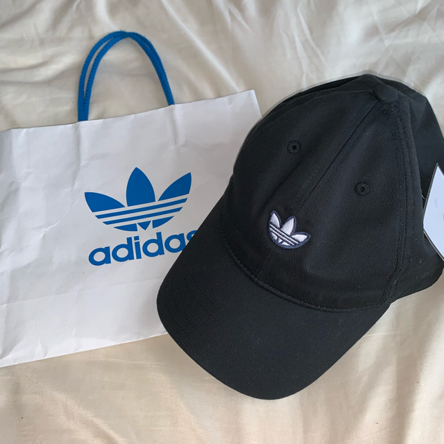 adidas(アディダス)のadidasサムスタッグキャップ レディースの帽子(キャップ)の商品写真