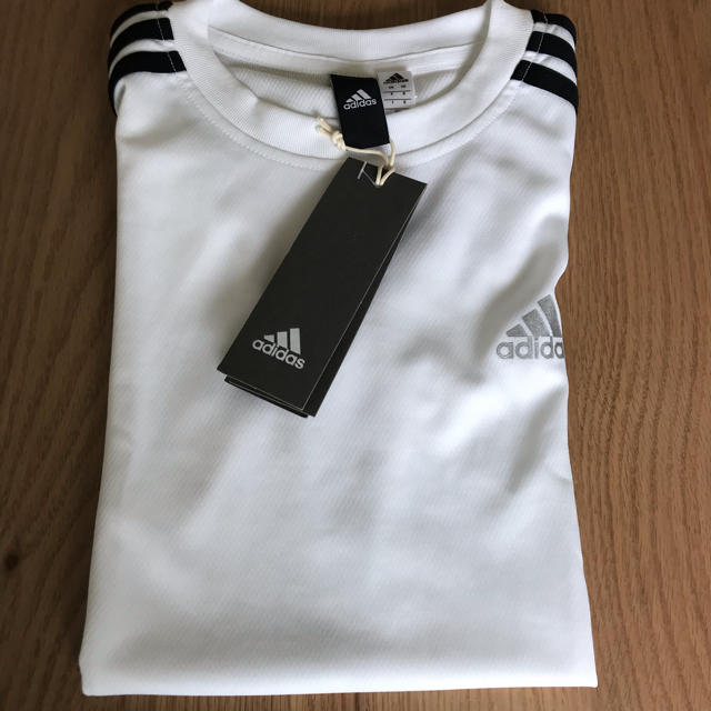 adidas(アディダス)の新品★adidas Tシャツ 140cm キッズ/ベビー/マタニティのキッズ服男の子用(90cm~)(Tシャツ/カットソー)の商品写真