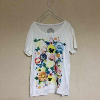 スカラー(ScoLar)の花プリントＴシャツ(Tシャツ(半袖/袖なし))