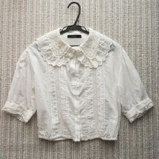 ダブルクローゼット(w closet)のレース襟ショート丈ブラウス(シャツ/ブラウス(半袖/袖なし))