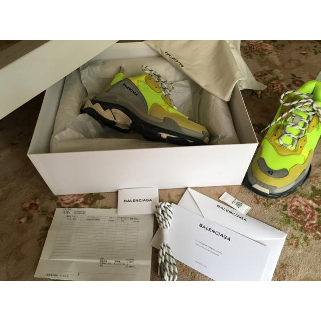 Balenciaga(バレンシアガ)のバレンシアガ triple s  ネオンイエロー YELLOW FLUO メンズの靴/シューズ(スニーカー)の商品写真