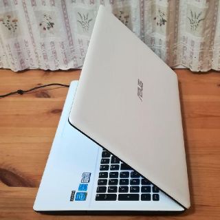 エイスース(ASUS)の☆美品☆返品保証付！綺麗なホワイトのASUS X551MA DVD office(ノートPC)