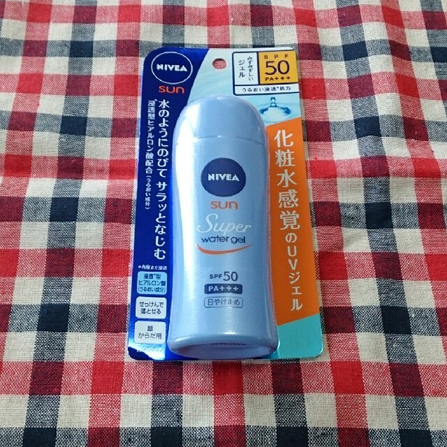 ニベア(ニベア)のNIVEA SUN☆ウォータージェル50 日やけ止めジェル☆花王ニベア日焼け止め コスメ/美容のボディケア(日焼け止め/サンオイル)の商品写真