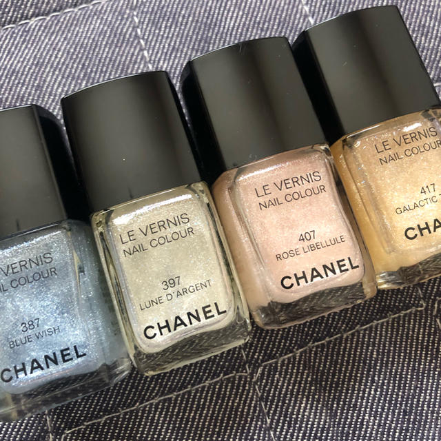 CHANEL(シャネル)のCHANEL ヴェルニ ネイル 限定カラー クリア ラメ コスメ/美容のネイル(マニキュア)の商品写真