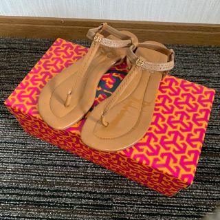 トリーバーチ(Tory Burch)のトリバーチ TORY BURCH トングサンダル  ベージュ キャメル 5(サンダル)