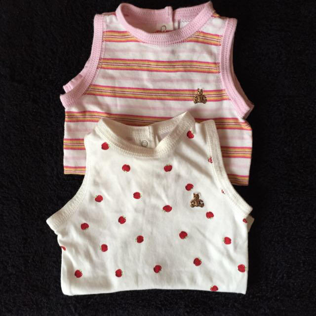 babyGAP(ベビーギャップ)のGAPノースリーブロンパース キッズ/ベビー/マタニティのベビー服(~85cm)(ロンパース)の商品写真