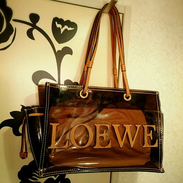 LOEWE(ロエベ)のﾛｴﾍﾞ ｼｮｯﾊﾟｰﾄｰﾄ 本物 レディースのバッグ(トートバッグ)の商品写真