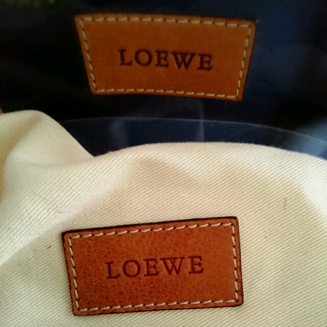 LOEWE(ロエベ)のﾛｴﾍﾞ ｼｮｯﾊﾟｰﾄｰﾄ 本物 レディースのバッグ(トートバッグ)の商品写真