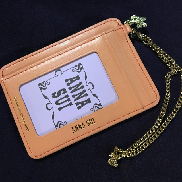 ANNA SUI(アナスイ)のアナスイ  ムーミン  コラボ  牛革パスケース レディースのファッション小物(名刺入れ/定期入れ)の商品写真