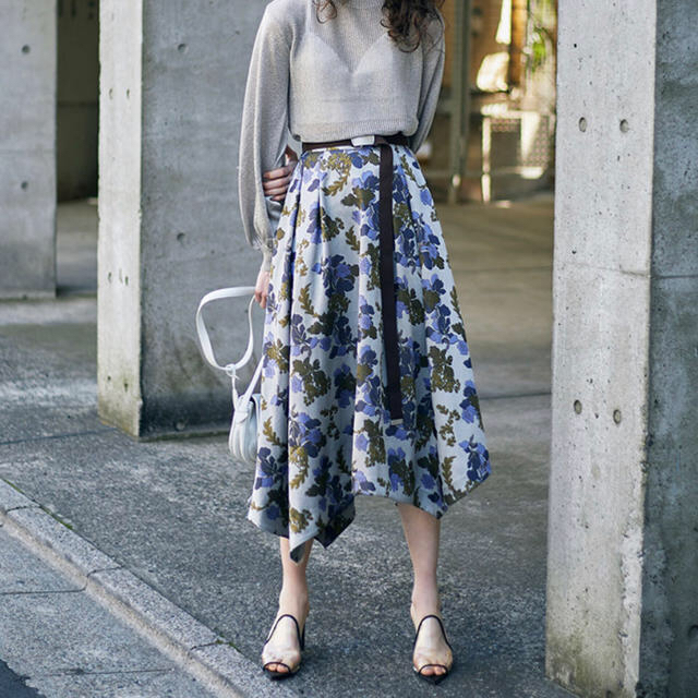 BERRY JACQUARD BELT SKIRT (グレー)