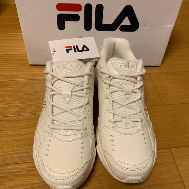 【新品未使用箱付き】フィラ FILA 大人気 ロゴ スニーカー ホワイト