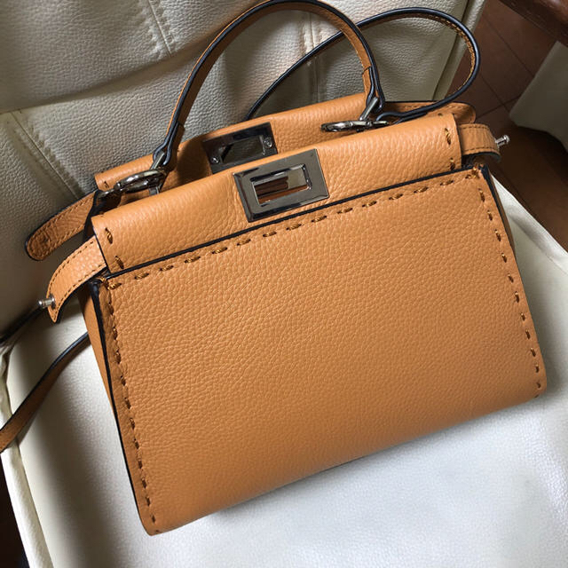 FENDI フェンディ ピーカブー セレリア ブラウン キャメル 人気の新作
