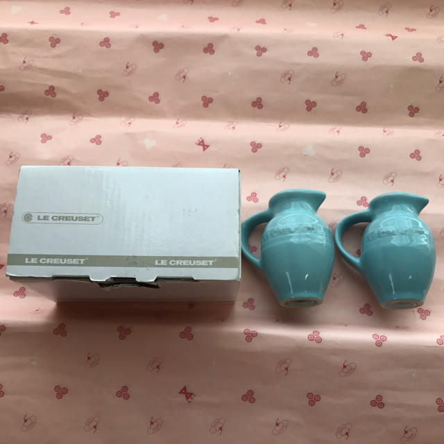 LE CREUSET(ルクルーゼ)の未使用 ル・クルーゼ ソルト&ペッパー 入れ インテリア/住まい/日用品のキッチン/食器(収納/キッチン雑貨)の商品写真