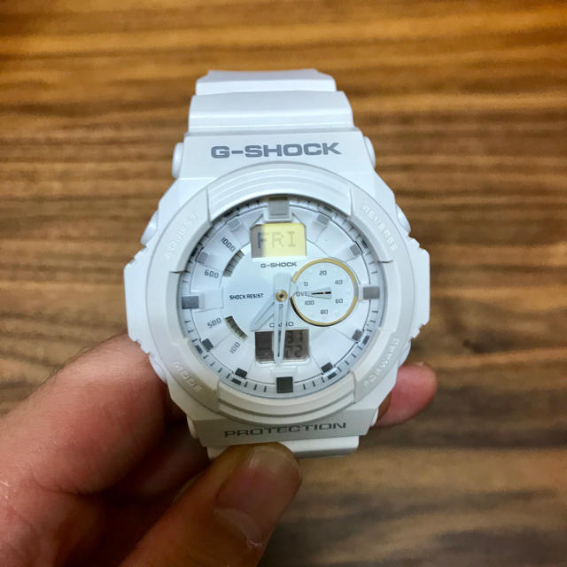 G-SHOCK(ジーショック)のG-SHOCK GA-150 白 メンズの時計(腕時計(デジタル))の商品写真