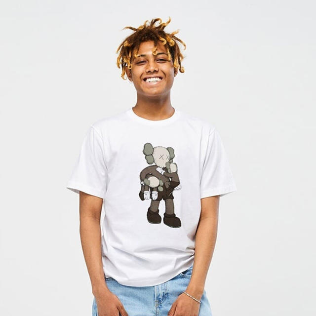 UNIQLO(ユニクロ)のユニクロ kaws コラボTシャツ ホワイト メンズのトップス(Tシャツ/カットソー(半袖/袖なし))の商品写真