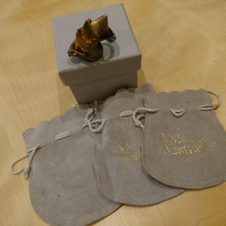 Vivienne Westwood(ゴールド/金色系)のフリマアイテム一覧 Vivienne Westwood(ゴールド/金色系)のフリマアイテム一覧