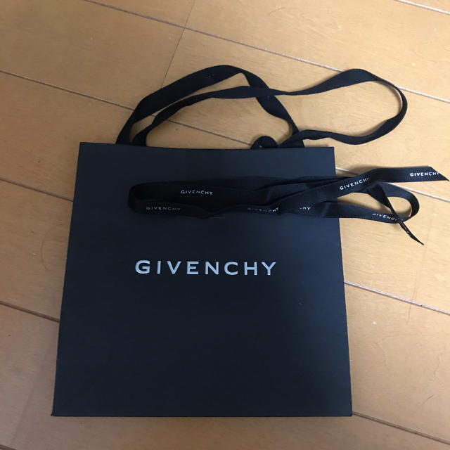 GIVENCHY(ジバンシィ)のGIVENCHY＊ショップ袋 紙袋 レディースのバッグ(ショップ袋)の商品写真