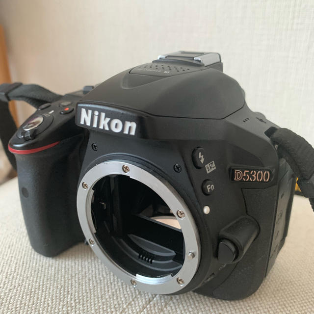 Nikon(ニコン)のNikon  d5300 ダブルズームキット 単焦点レンズ付き スマホ/家電/カメラのカメラ(デジタル一眼)の商品写真