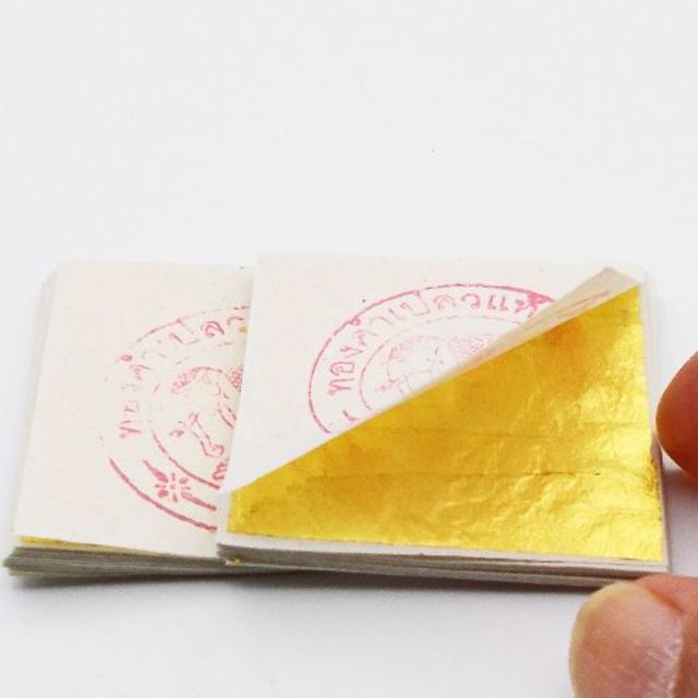 純金箔(24K) 4cm x 4cm タイ産 Gold Leaf 20枚セット ハンドメイドの素材/材料(その他)の商品写真