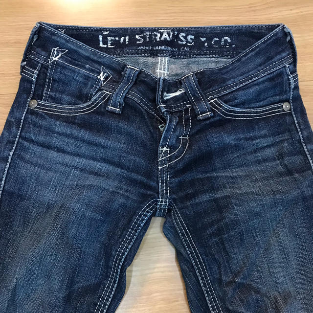 Levi's(リーバイス)のリーバイス レディースのパンツ(デニム/ジーンズ)の商品写真