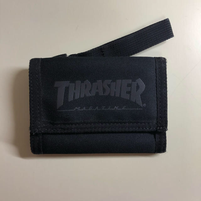 THRASHER(スラッシャー)のTHRASHER スラッシャー 財布 折りたたみ財布 ブラック 黒  メンズのファッション小物(折り財布)の商品写真