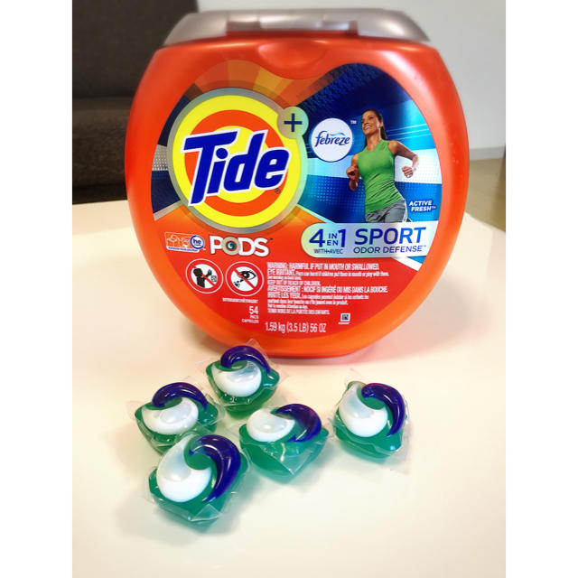 コストコ(コストコ)のTide タイド スポーツ 1箱 54個入り 1.59kg 海外ジェルボール洗剤 インテリア/住まい/日用品の日用品/生活雑貨/旅行(洗剤/柔軟剤)の商品写真