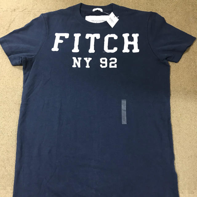 Abercrombie&Fitch(アバクロンビーアンドフィッチ)のAbercrombie&Fitch  Tシャツ ロゴ入り 新品 レディースのトップス(Tシャツ(半袖/袖なし))の商品写真