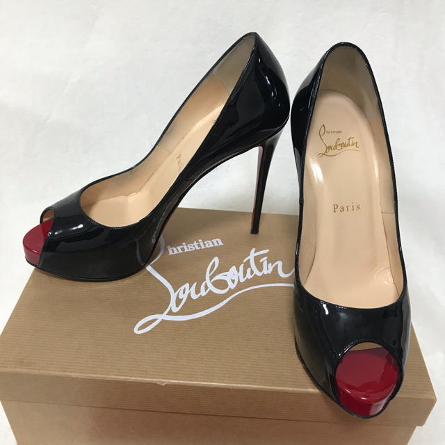 Christian Louboutin(クリスチャンルブタン)のルブタン ブラック 37 まつや銀座店購入 定価12万最新 オープントゥ値下げ レディースの靴/シューズ(ハイヒール/パンプス)の商品写真