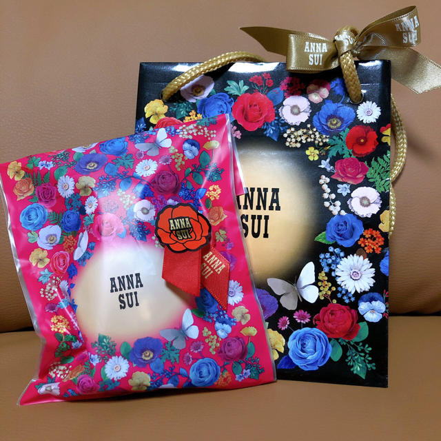 ANNA SUI(アナスイ)のアナスイ シャイニーリップカラー コスメ/美容のベースメイク/化粧品(リップグロス)の商品写真