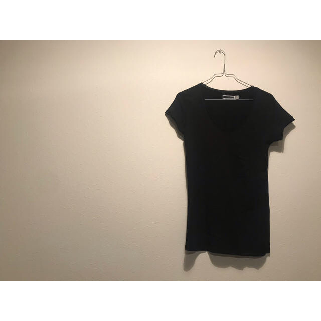 ZARA(ザラ)のZARA／シンプルVネックTシャツ／白黒2枚セット レディースのトップス(Tシャツ(半袖/袖なし))の商品写真