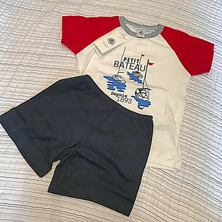 プチバトー(PETIT BATEAU)の【フローラ様ご専用】プチバトー 19SS バイカラープリント半袖パジャマ 5a(パジャマ)