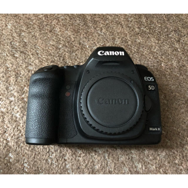 Canon(キヤノン)のCanon EOS 5D mark ii + CF カード 64GB スマホ/家電/カメラのカメラ(デジタル一眼)の商品写真