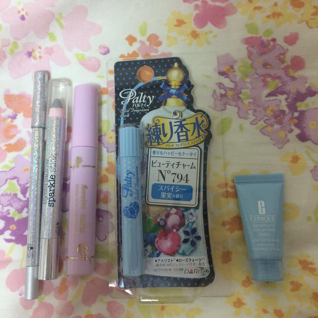 CLINIQUE(クリニーク)のコスメセット♡クリニーク、ヒロインメイク コスメ/美容のキット/セット(サンプル/トライアルキット)の商品写真