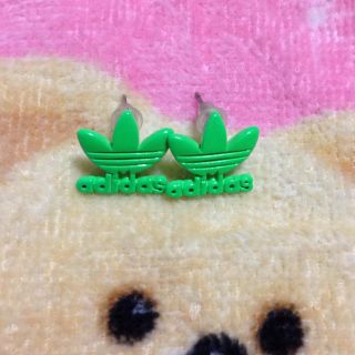 アディダス(adidas)のピアス(ピアス)