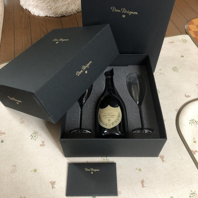 Dom Pérignon(ドンペリニヨン)のドンペリニヨン ヴィンテージ 2006 750ml グラス付き‼︎ 食品/飲料/酒の酒(シャンパン/スパークリングワイン)の商品写真