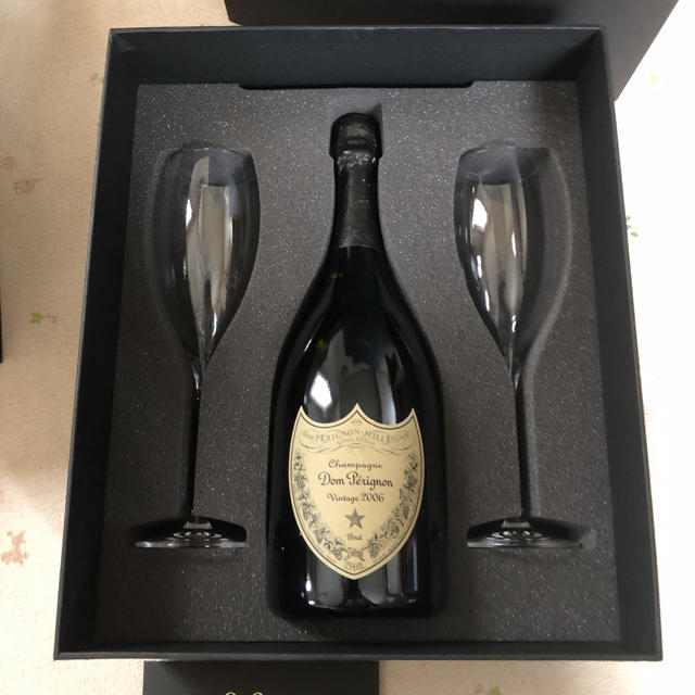 Dom Pérignon(ドンペリニヨン)のドンペリニヨン ヴィンテージ 2006 750ml グラス付き‼︎ 食品/飲料/酒の酒(シャンパン/スパークリングワイン)の商品写真