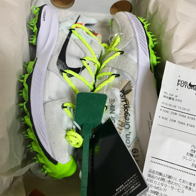 NIKE(ナイキ)のOFF-WHITE × NIKE AIR ZOOM TERRA KIGER 5 レディースの靴/シューズ(スニーカー)の商品写真