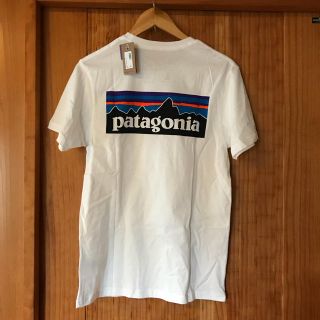 パタゴニア(patagonia)のたかたん様専用 パタゴニア p-6ロゴ T 人気のホワイト&非売品ステッカー(Tシャツ/カットソー(半袖/袖なし))