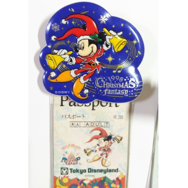 Disney(ディズニー)のディズニーランドパスケース 2個セット レディースのファッション小物(パスケース/IDカードホルダー)の商品写真