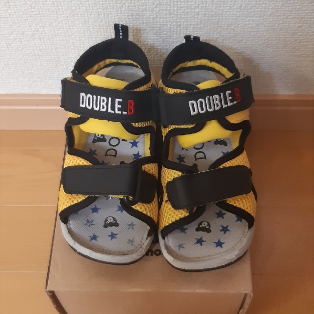 DOUBLE.B(ダブルビー)のDouble.B サンダル 男の子 18cm 黒×黄 キッズ靴 キッズ/ベビー/マタニティのキッズ靴/シューズ(15cm~)(サンダル)の商品写真