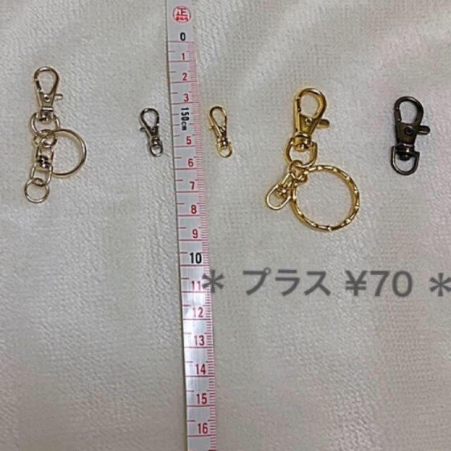 Johnny's(ジャニーズ)の猫耳ファー ストラップ むらさき ハンドメイドのアクセサリー(キーホルダー/ストラップ)の商品写真