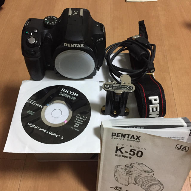 PENTAX(ペンタックス)の【良品】ペンタックスK-50 本体 ブラック スマホ/家電/カメラのカメラ(デジタル一眼)の商品写真