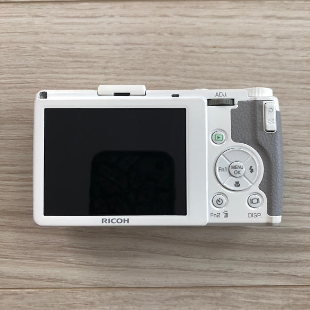 RICOH GR DIGITAL Ⅳ WHITE EDITION 限定カラー