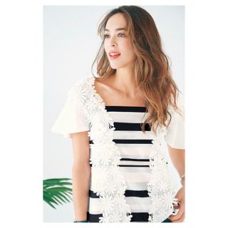 チェスティ(Chesty)の美品！ Chesty flower lace tops トップス Tシャツ(シャツ/ブラウス(半袖/袖なし))