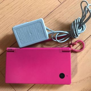 ニンテンドウ(任天堂)の任天堂DSi(携帯用ゲーム機本体)