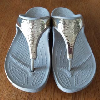 クロックス(crocs)のクロックス　サンダル(サンダル)