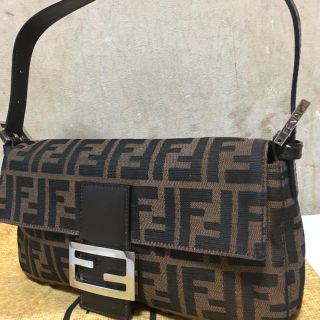 フェンディ(FENDI)のFENDI ズッカ柄 マンマバケット 美品(ショルダーバッグ)